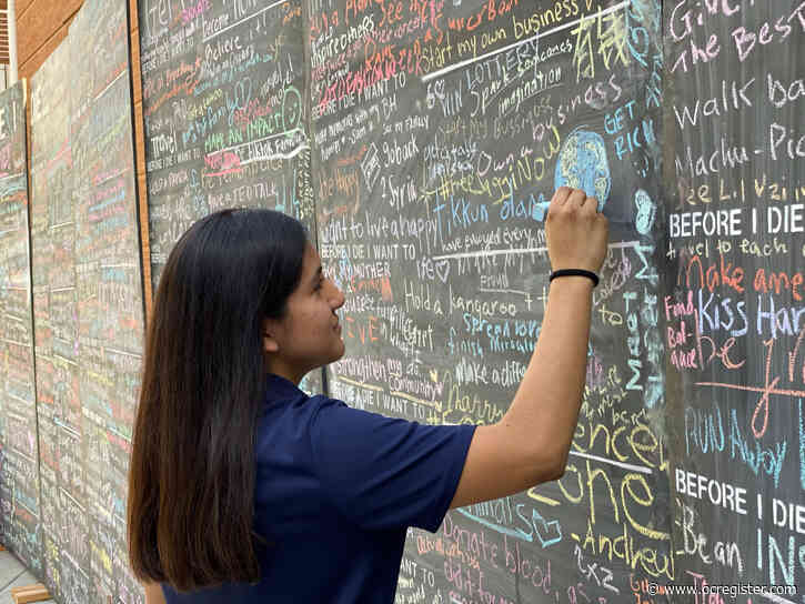 CSUF students express their hopes and dreams in annual ritual