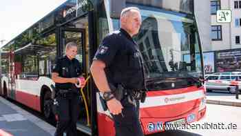 Hamburger Linienbusse mit Steinen und Gully-Deckel beworfen - Hamburger Abendblatt