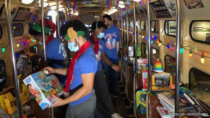 Former Steelers Quarterback Charlie Batch Holds ‘Stuff The Trolley’ Event