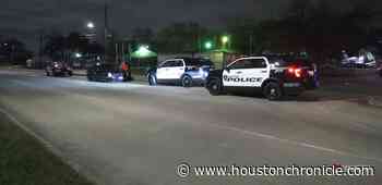 Man in wheelchair, bicyclist killed overnight in separate crashes in Houston - Houston Chronicle
