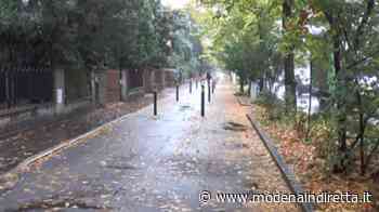 A Modena est via una parte dei paletti della discordia - modenaindiretta.it