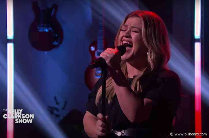 Kelly Clarkson Is ‘Addicted to Love’ in This Robert Palmer Cover