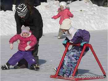 Saskatoon firefighters begin testing ice thickness on community ponds