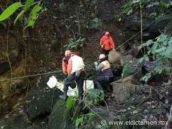 Rescatan cuerpo de hombre que cayó a barranco en Coacoatzintla - El Dictamen
