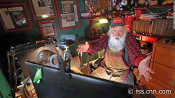 'Parents are desperate.' Zoom Santas are cashing in