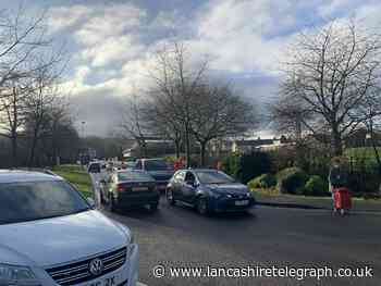 Rolls-Royce: Unite union launches #BeepForBarnoldswick car rally in support of strike