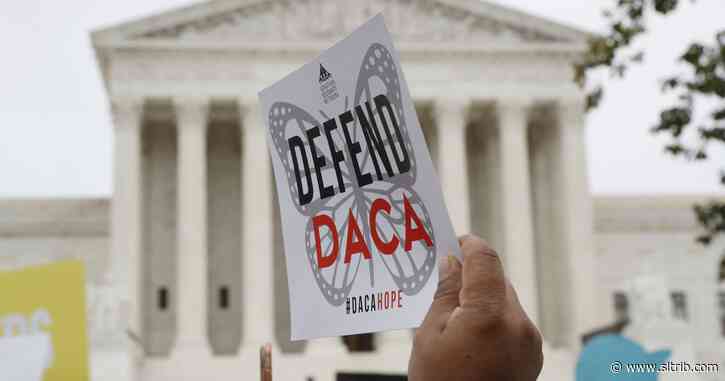 Judge: Trump administration must take new DACA applications