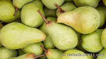 RECIPE: pan-seared gingered pears with toasted hazelnuts