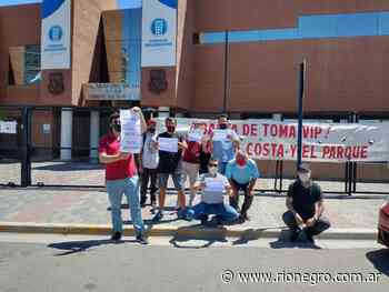 Por el acuerdo de Gaido con el country Rincón Club, protestan en el Deliberante - Diario Río Negro