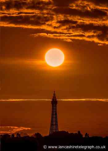 Lee Mansfield: Burnley based photographer's sun swept shot of Blackpool Tower