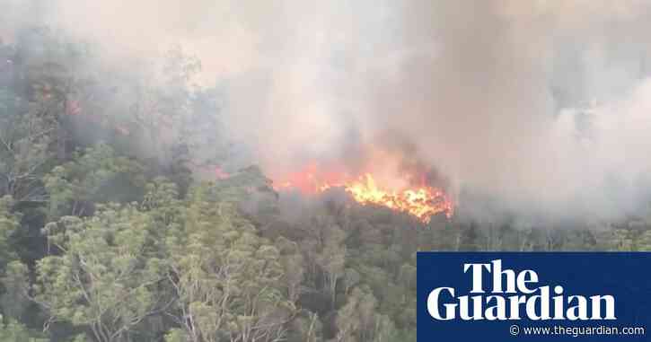 Fraser Island residents told to leave immediately as bushfire approaches Happy Valley