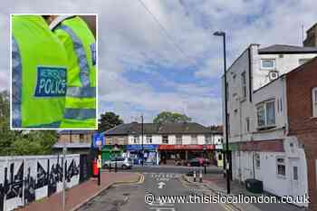 Man dies after 'collapsing in street' in Croydon