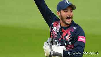 Ollie Robinson: Kent wicketkeeper-batsman agrees contract extension until 2023