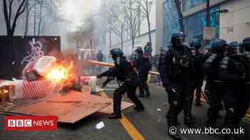 France police security bill: Protests turn violent again