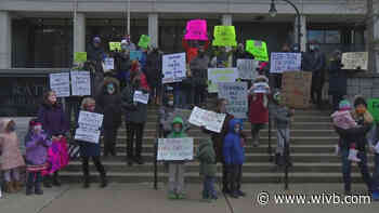 Parents demand schools reopen for in-person learning Buffalo rally
