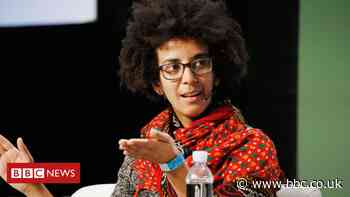 Timnit Gebru: Google staff rally behind fired AI researcher