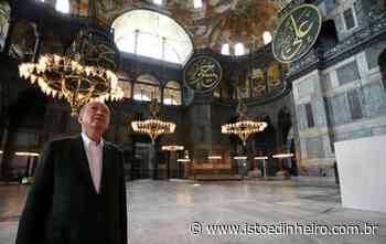 Presidente turco faz visita simbólica a Santa Sofia após reconversão em mesquita - Istoé Dinheiro