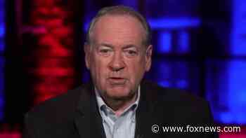 Huckabee: Democrats caught breaking their own coronavirus rules should resign