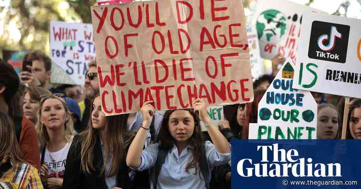 Labour risks loss of young voters by 'going backwards' on climate