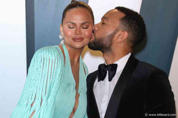 See John Legend’s Naughty-But-Still-Nice Comment on Chrissy Teigen’s Cute Photo