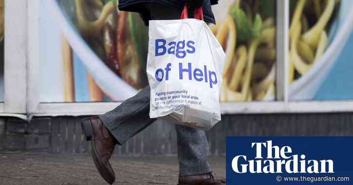 Tesco removes 20m items of plastic from Christmas range