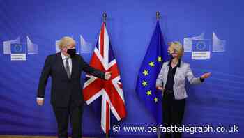 Von der Leyen reminds Johnson about social distancing as they take masks off