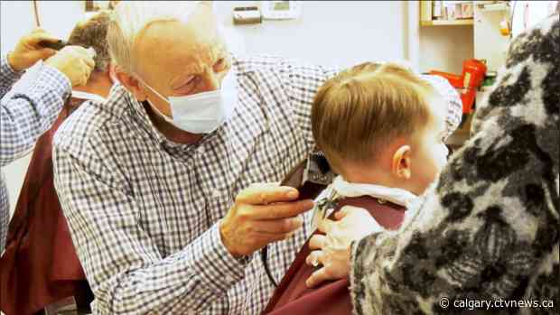 Restaurants prepare to pivot to pickup, barbershops busy before closures