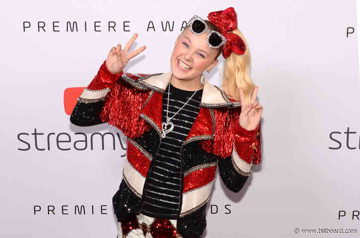 JoJo Siwa Transforms Into a Glam Elf for Meghan Trainor’s ‘I Believe in Santa’ Video