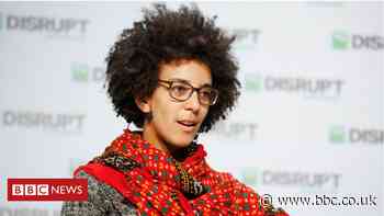 Timnit Gebru: Google boss apologises for row