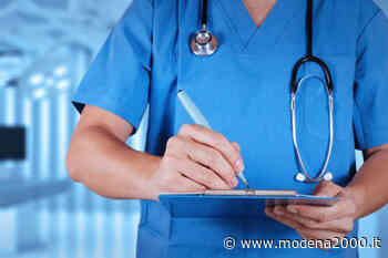 Unimore laurea ulteriori 54 giovani in Infermieristica - Modena 2000