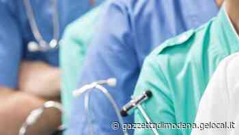 Modena Un'altra beffa per i 400 specializzandi Rinviato l'inizio del servizio in ospedale - La Gazzetta di Modena