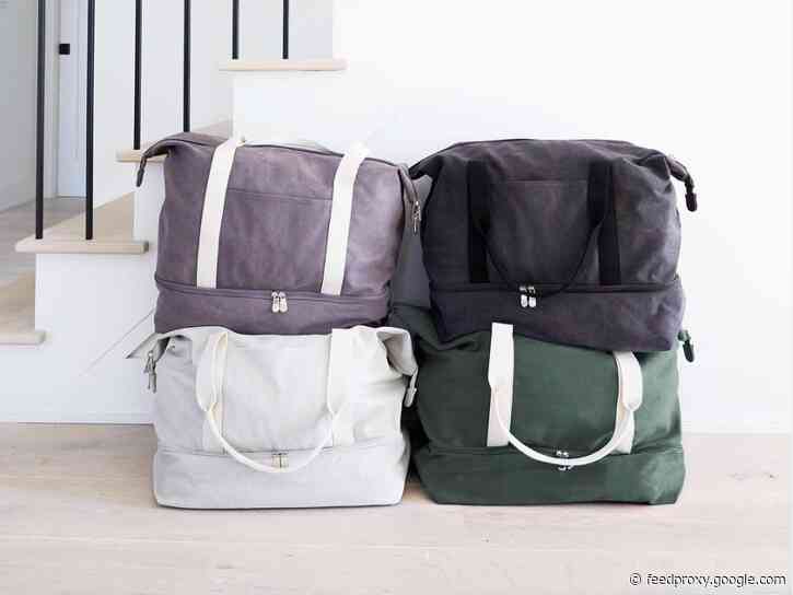 Back when travel was a thing, we tested about half of Lo & Sons' travel bags - if you're looking for a gift or a bag to use when it's safe to adventure again, here's what to buy