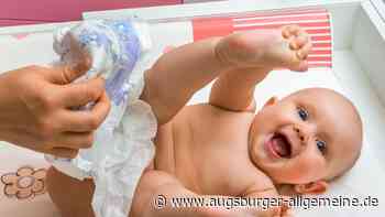 Unbekannter legt Windeln vor Haustür: Wer steckt dahinter? - Augsburger Allgemeine