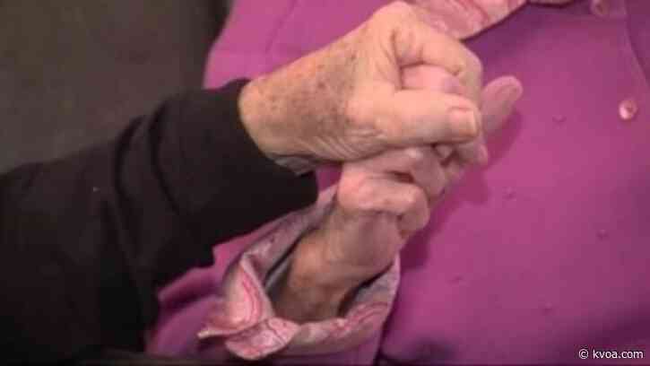 94-year-old WWII vet returns home after beating COVID-19