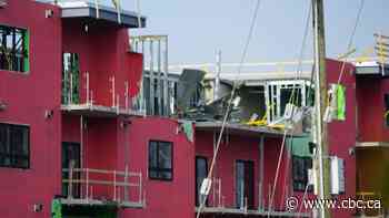 1 dead, 4 in hospital after partial building collapse at London, Ont., construction site