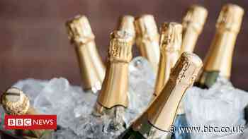 Climate change: Global 'elite' will need to slash high-carbon lifestyles