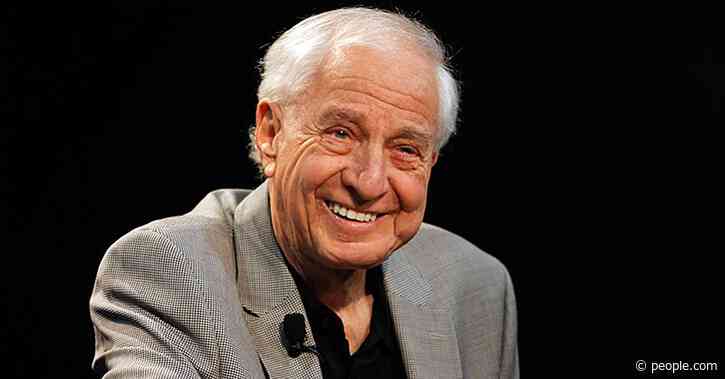 Pretty Woman Director Garry Marshall Dies of Complications From Pneumonia at 81