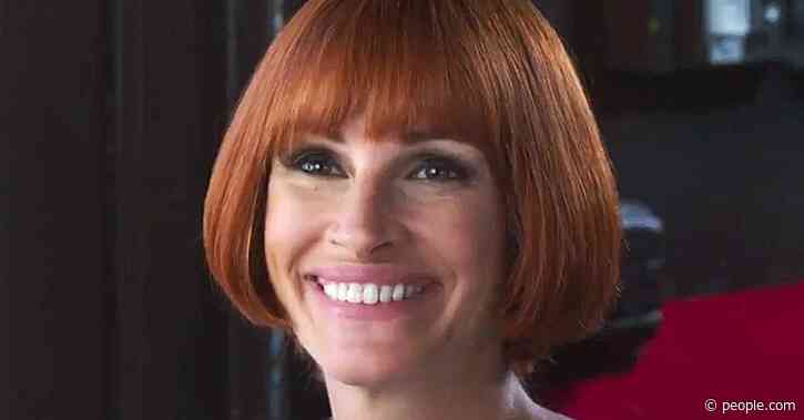 Julia, Is That You? Roberts Rocks Chic Crimson Bob in New Trailer for Mother's Day with Jennifer Aniston