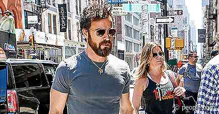 Jennifer Aniston Goes Shopping in N.Y.C. with Husband Justin Theroux