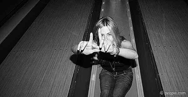 Justin Theroux Shares Photo of Jennifer Aniston for 'Woman Crush Wednesday' Following Her Powerful Essay