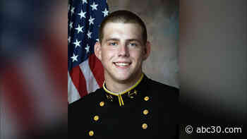 Football player honors fallen teammate during Army-Navy rivalry game