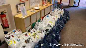 Barclays partners with Archdiocese of Cardiff for Christmas food giveaway - Vatican News