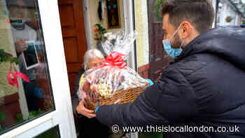 Enfield YouTubers spread some joy to the elderly this Christmas