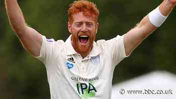 Ryan Stevenson: Hampshire seamer extends contract until end of 2021 season