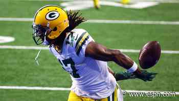 Aaron Rodgers hits Davante Adams in stride for a touchdown