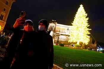 Shoppers Flood Italian Cities as Government Debates Christmas Curbs