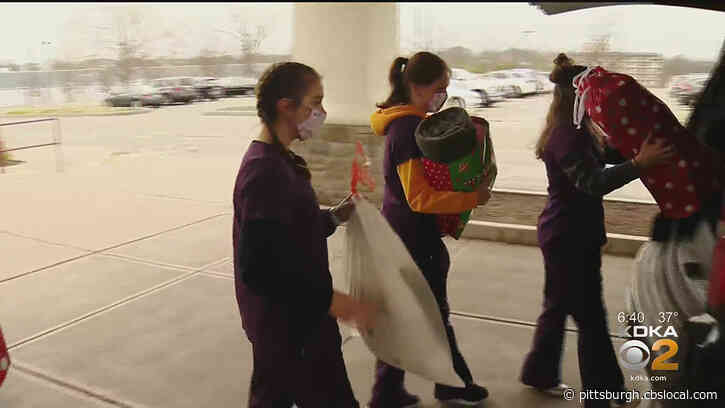 ‘The Pink Pamper’ Brings Holiday Joy To Women Battling Cancer