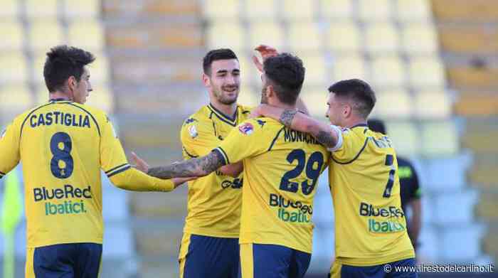 Arezzo-Modena 0-1, decide una rete di Monachello - il Resto del Carlino
