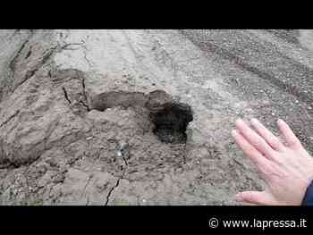 Modena, dopo la piena ecco i danni al nuovo argine sul Secchia - La Pressa