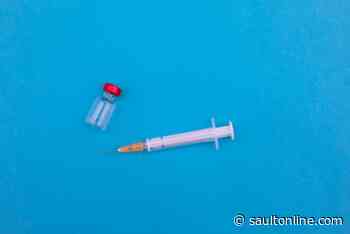 More Canadians willing to roll up their sleeves right away as national COVID-19 vaccine rollout begins